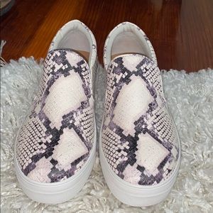 Steve Madden Snake Skin shoes